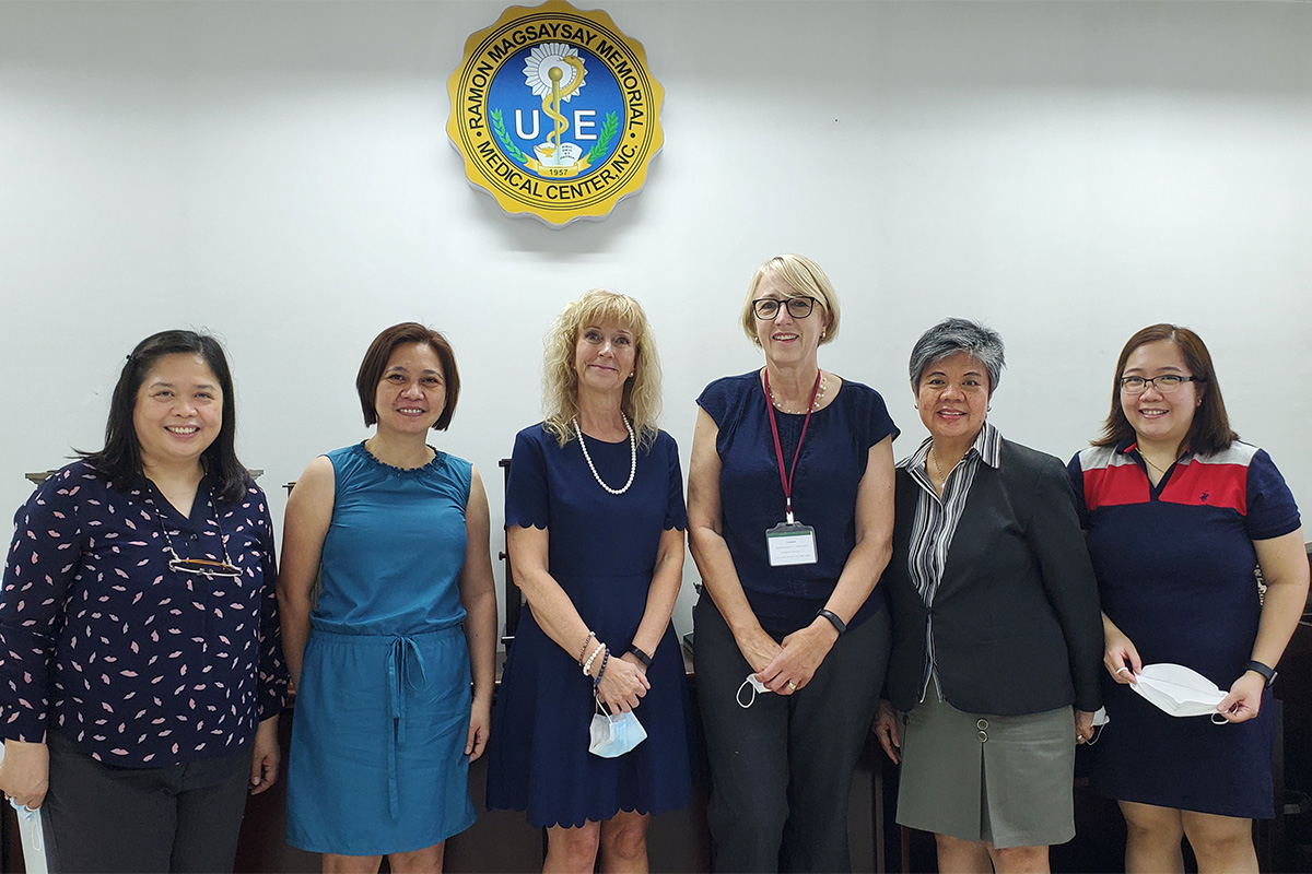 Drs. Richter and McDougall visit UERM Memorial Medical Center in Quezon City, Philippines. (l to r) Drs. Mildred Glinoga (UERM), Jocelyn Molo (UERM), Patti McDougall (USask), Solina Richter (USask), Betty Merritt (UERM) and Janelle Castro (UERM).  